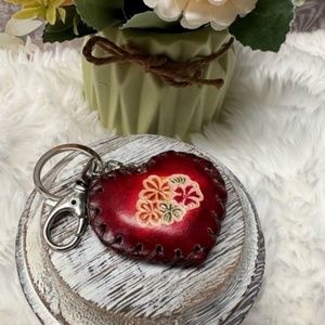 NWT Genuine Leather Handcrafted Mini Heart with Flowers Keychain Bag Charm!